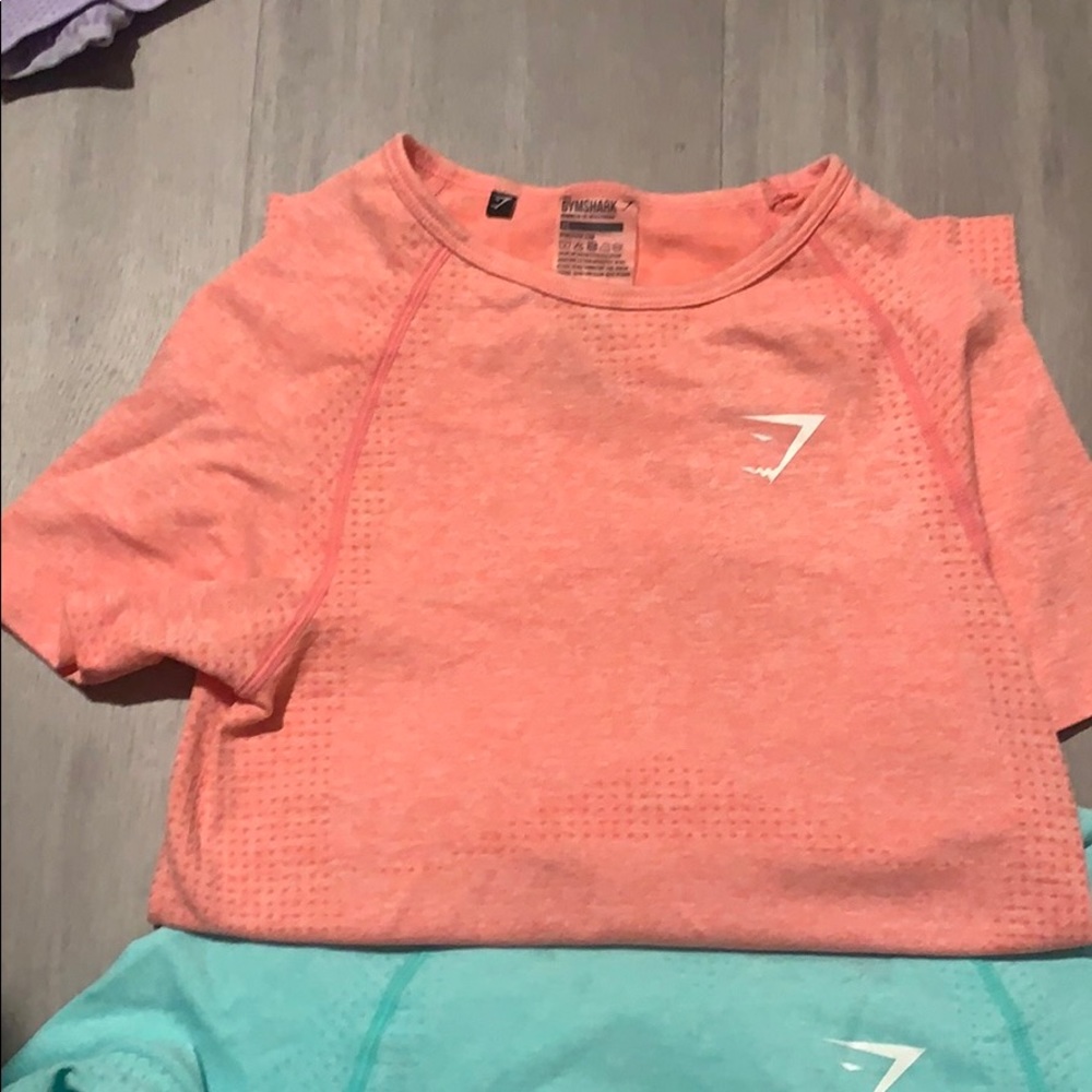 Gymshark short and long sleeve! 2 cropped! - Picture 3 of 8